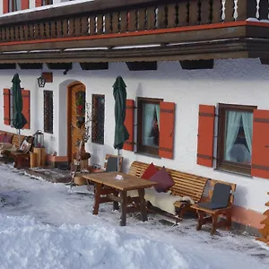 Beim Nuihausa Hotel